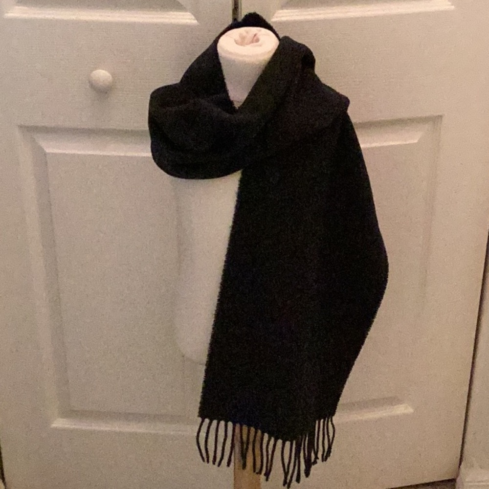 🖤NWOT Just Way Too Warm & Comfortable Scarf 
Must Have 🖤 - Picture 8 of 9